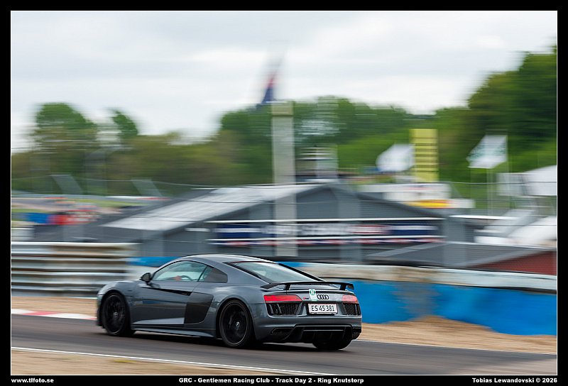 098A6876